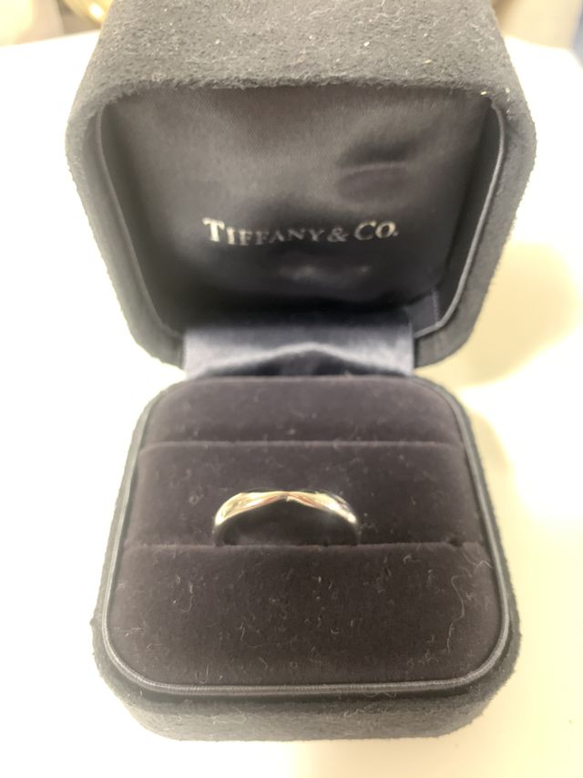 リボンみたいになっているデザインです。