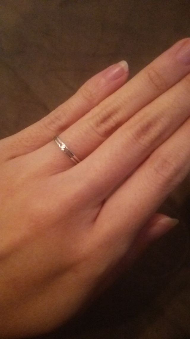 シンプルだけど少し変わったデザイン