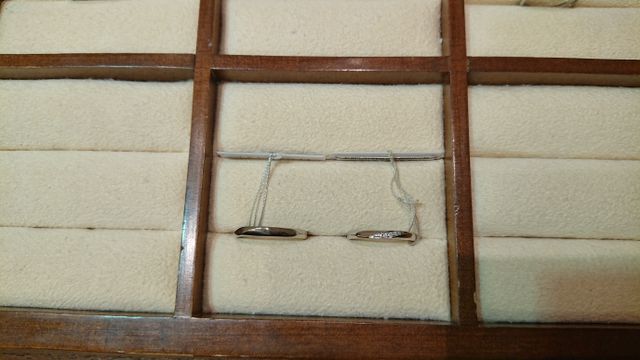 ダイヤきれいに輝いてます。