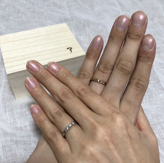 セミオーダーで作成した結婚指輪です。