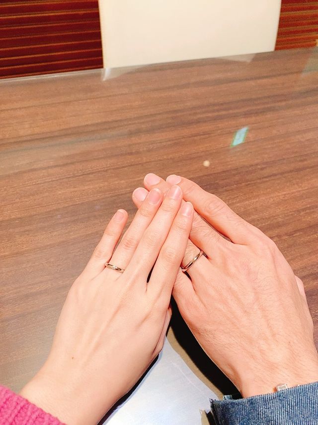 内甲の形で指に優しいつけ心地でした。シンプルスタイリッシュ！