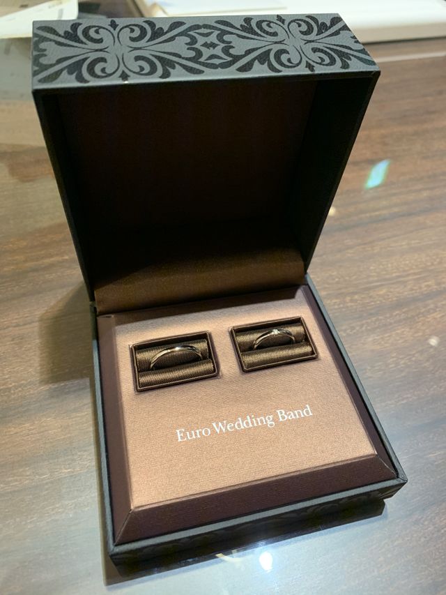 重厚感あるおしゃれなピローでした。とてもかっこいいです。