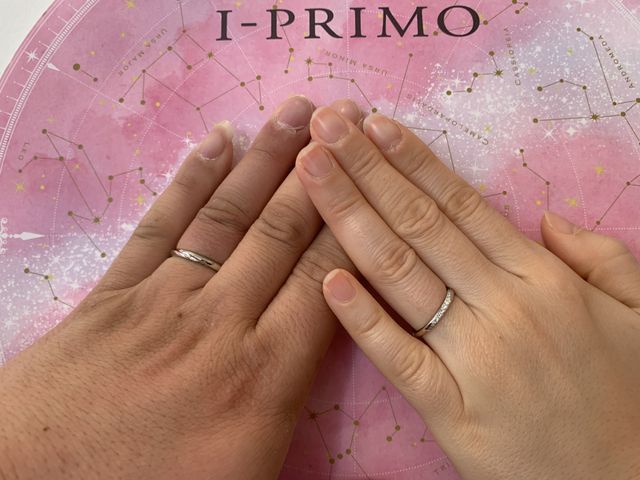 ヴァージンリングに初めて指を通した時の写真です！