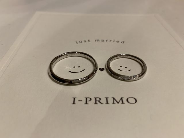 指輪に刻印を入れて写真を撮りました！