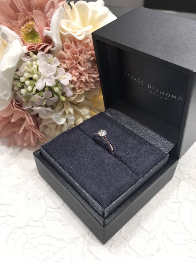 写真では輝きが伝わらないのが残念です。実物はもっと凄いです。