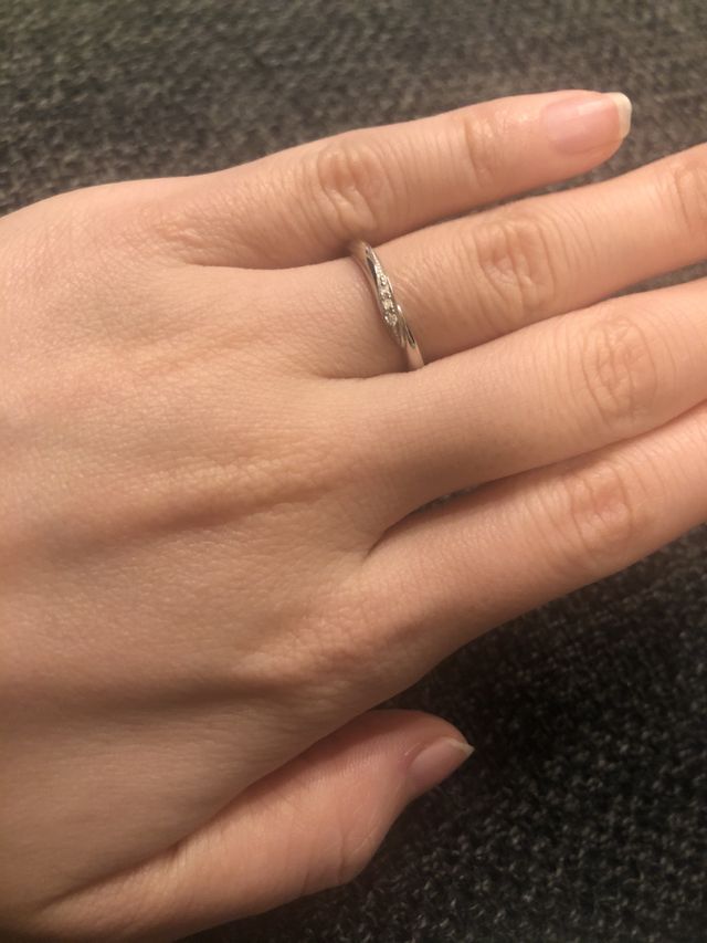 着用時の写真です。指がきれいに見えます。