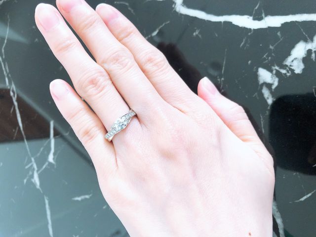 婚約指輪です。こちらは銀座店で購入しました。