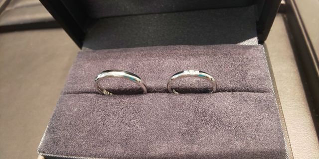 完成した指輪を初めてみたときにとった写真