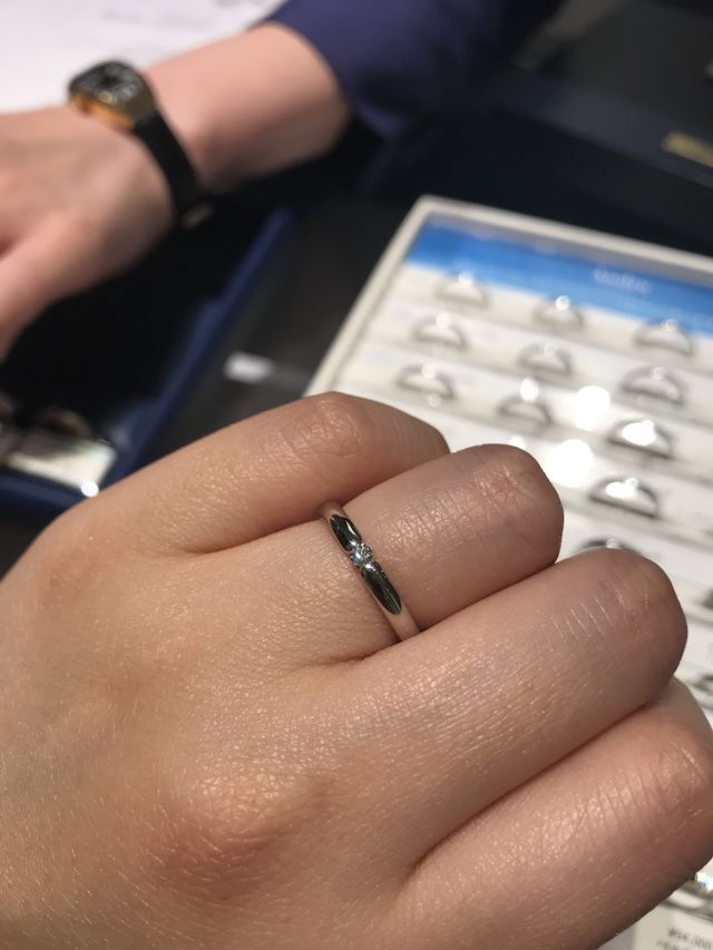 シンプルですが、ダイヤがはっきりとしていて素敵でした。