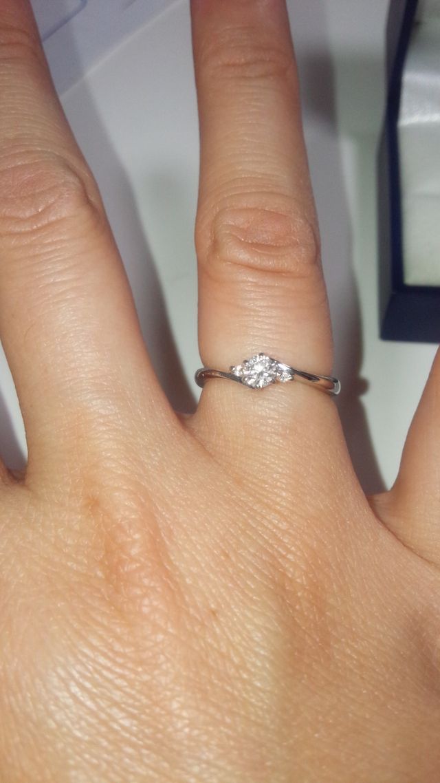 婚約指輪なので、大事にしています。