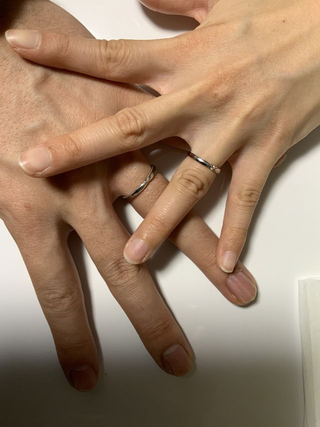 指輪が到着、慣れるために着けてしばらく過ごしてます。