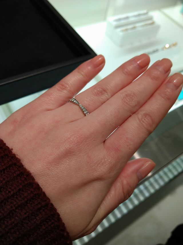 ティファニーハーモニーの結婚指輪。