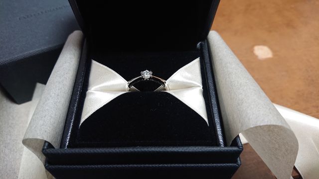 新婦のヴェールをイメージしたデザイン