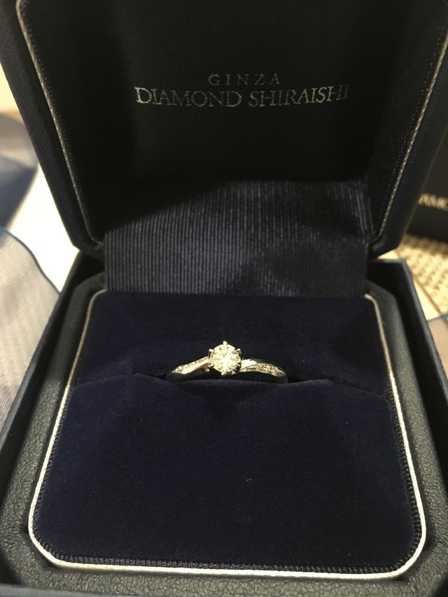 ヴィーナスフェザーの指輪。シンプルで可愛い。