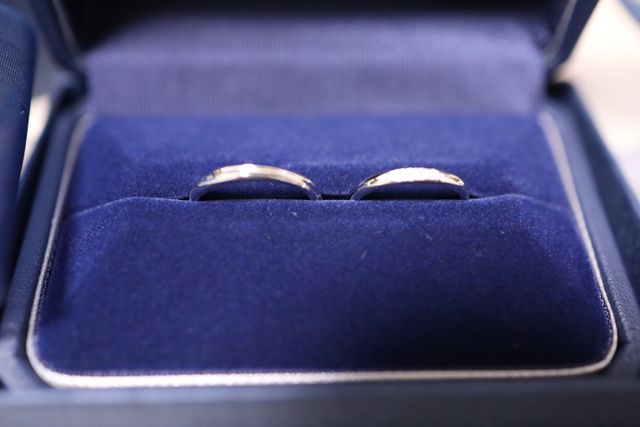 シンプルなデザインでつけやすいです。