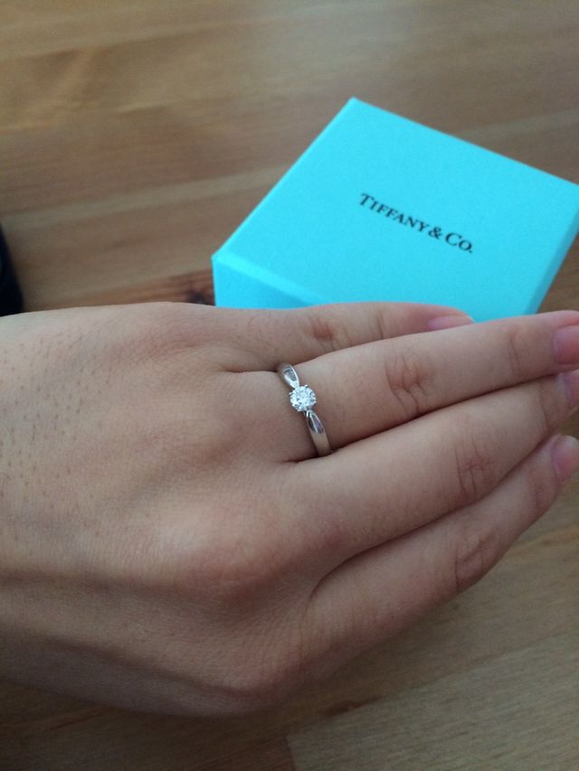 シンプルなので、結婚指輪との重ね付けにも◎