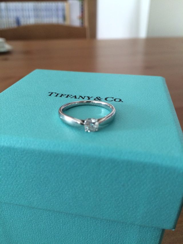 2.1カラットのダイヤモンド。鑑定書付きです。