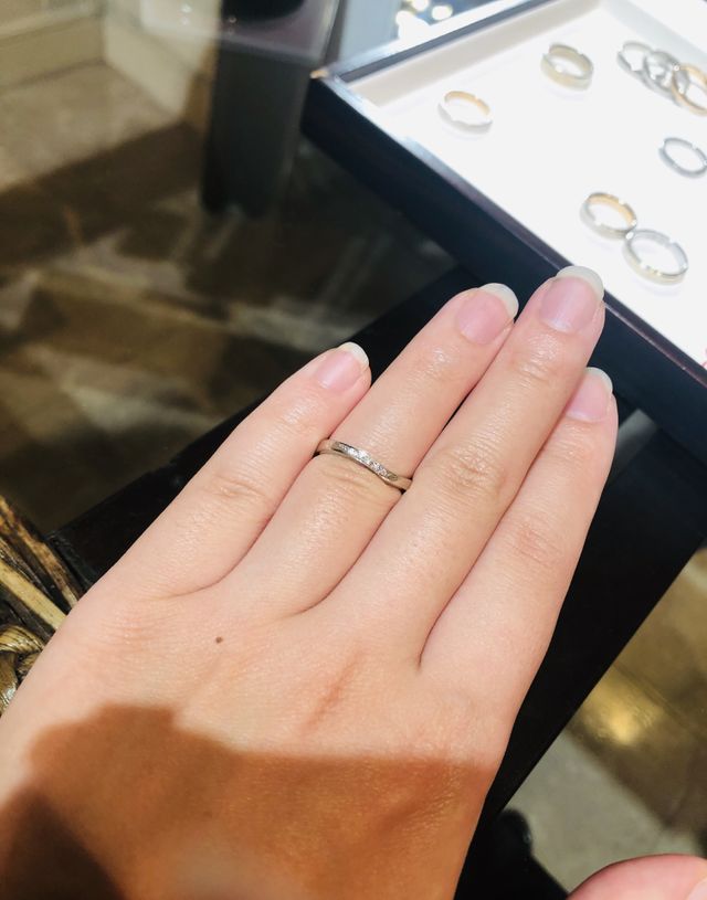 少しカーブのあるデザイン