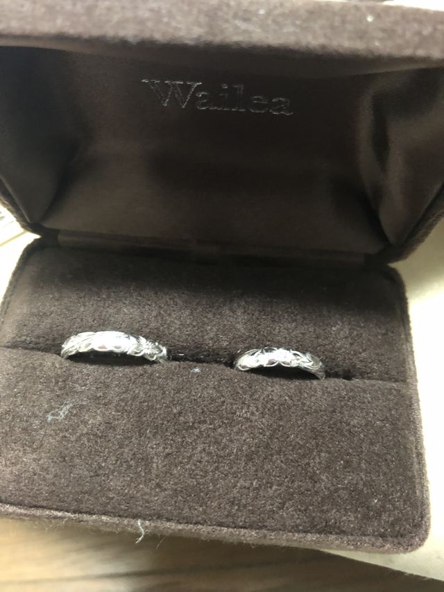 主人と私の結婚指輪です。