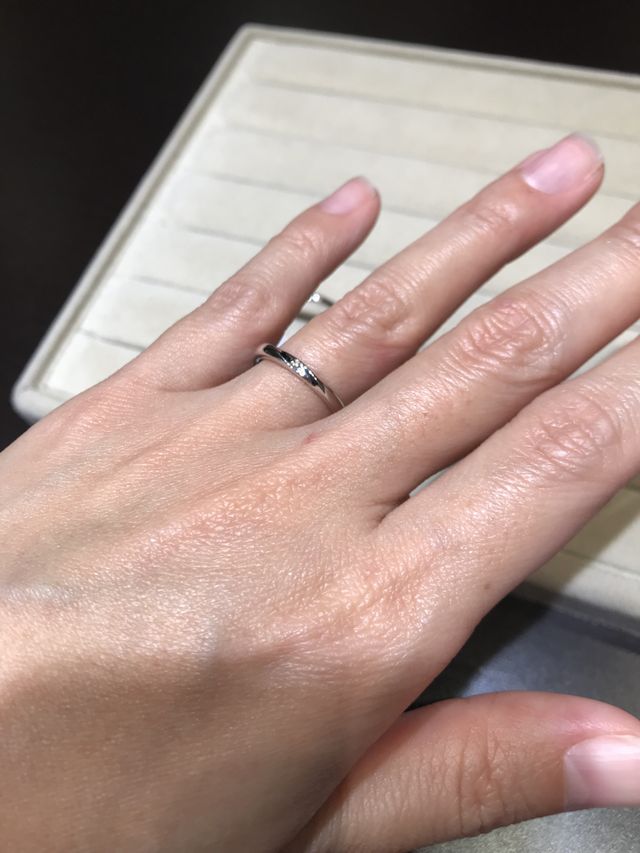 シンプルで着け心地の良い指輪です。
