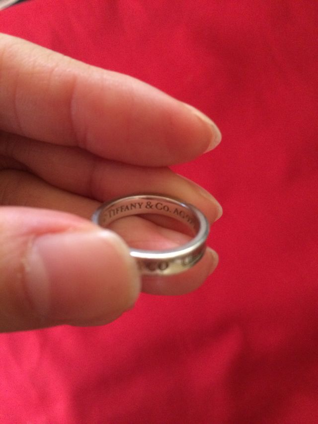 内側には記念日と名前を刻印　