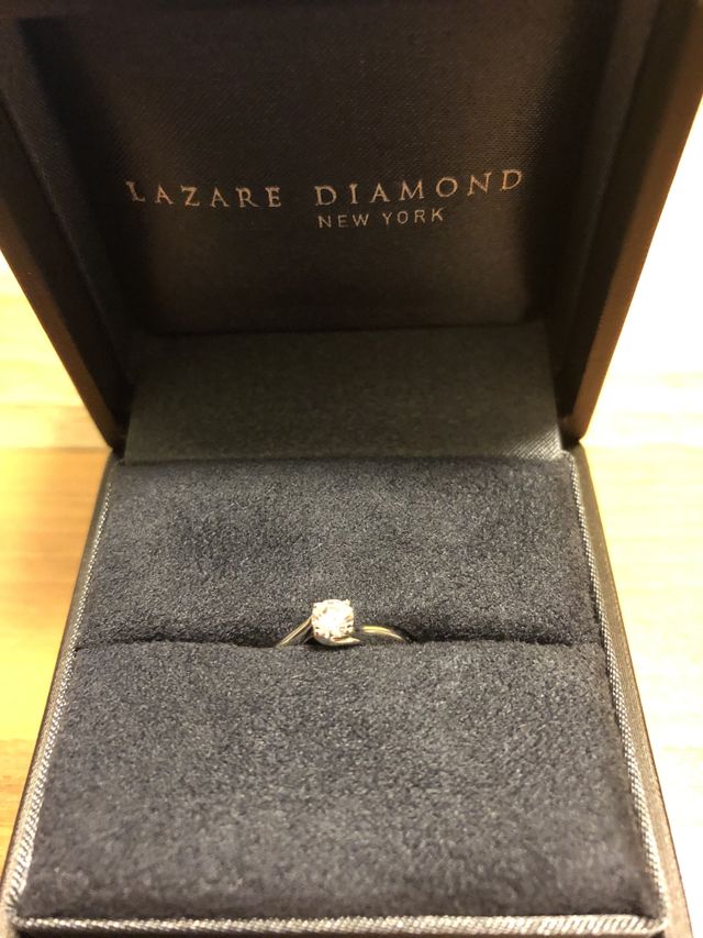 ダイヤ一粒で存在感があるリングです