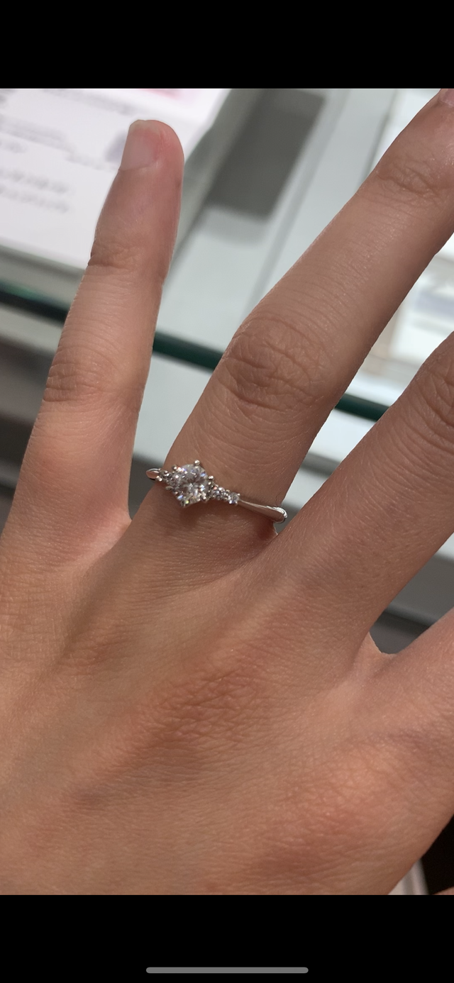 アイプリモにて試着