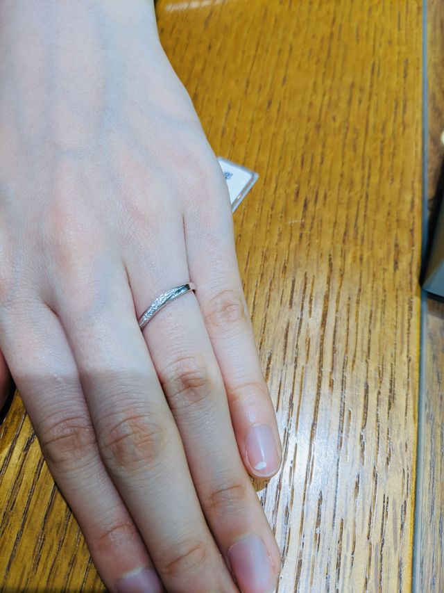 こちらもダイヤモンドの輝きが素晴らしい。