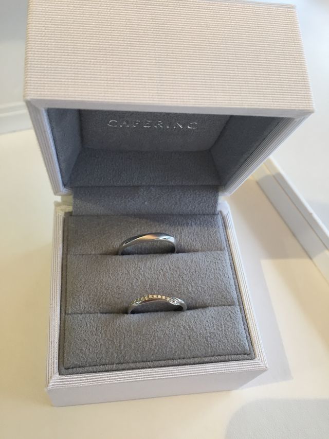 ダイヤが主張しすぎ上品に輝いています。