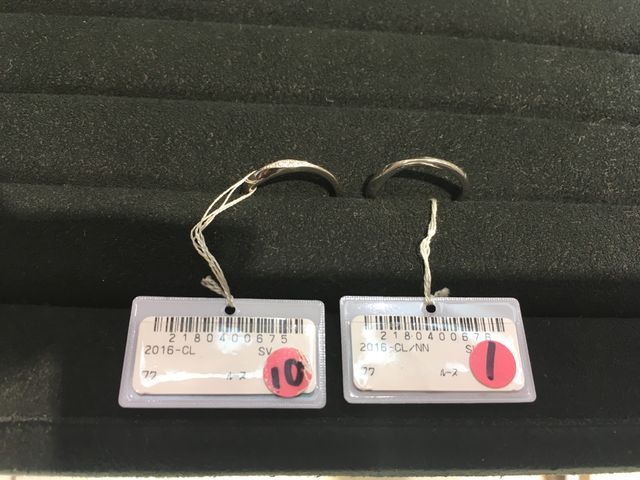 エテルナ
永遠を意味するエテルナ。
共に細身のデザイン。