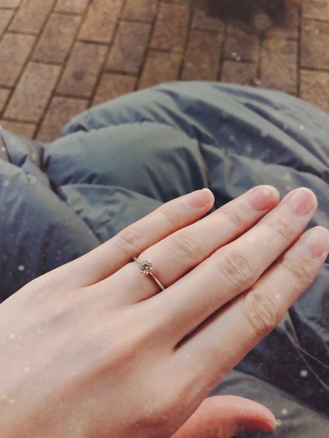 思い出の場所で指輪を贈られました。