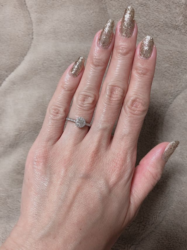 すごく華やかでダイヤモンドが大きく見えます。