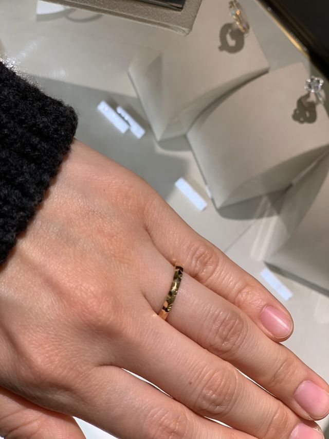 実物の方が可愛いです
シンプルなデザインですが輝きが凄いです