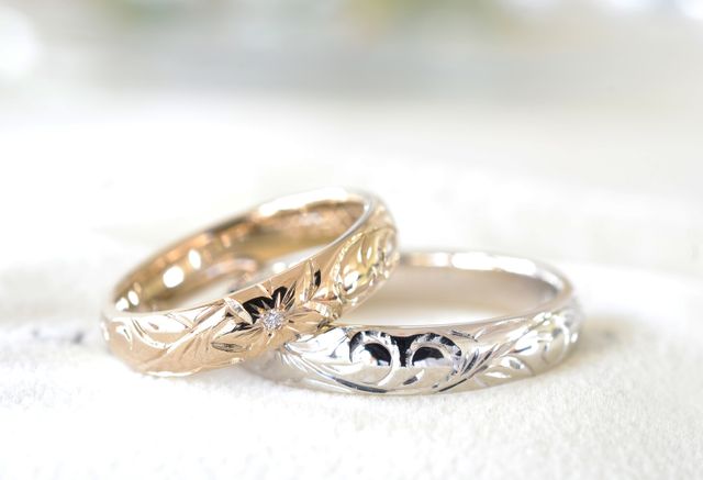シャンパンゴールドは私で、プラチナが彼の指輪です。
