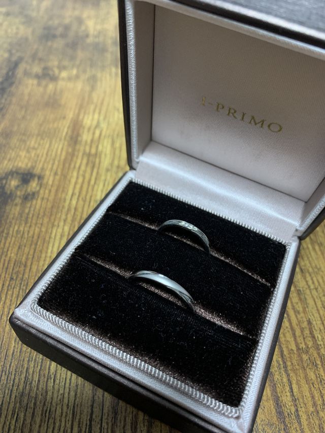 私のダイヤの部分に彼はツヤ消しでペア感をだしてもらいました