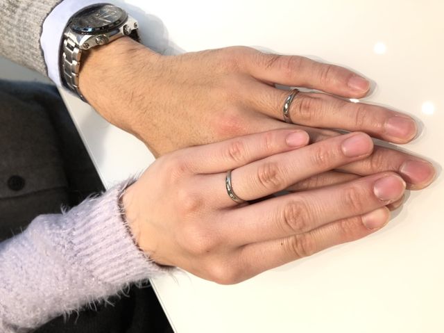 派手すぎず地味すぎず、とても指になじみます。