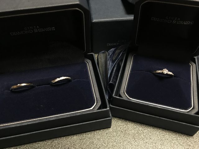 結婚指輪と婚約指輪が別の箱に入ります