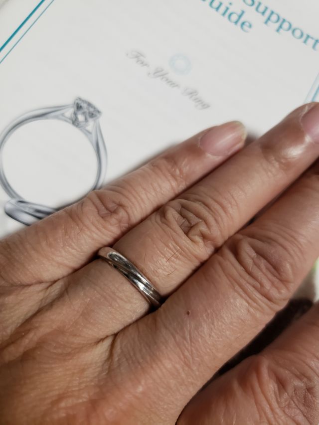 シンプルスタイリッシュなデザインが気に入っています。