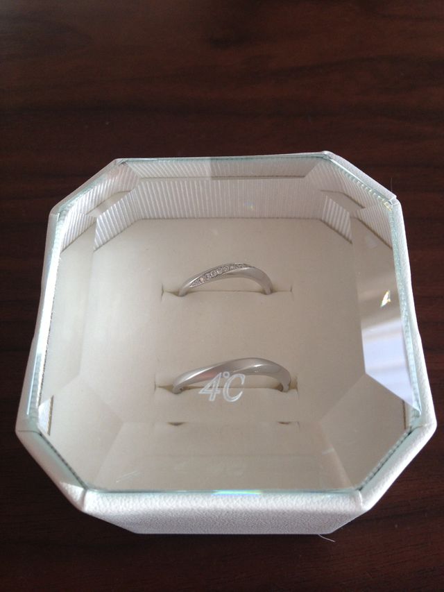 サービスでついてくるケースに入れてます。