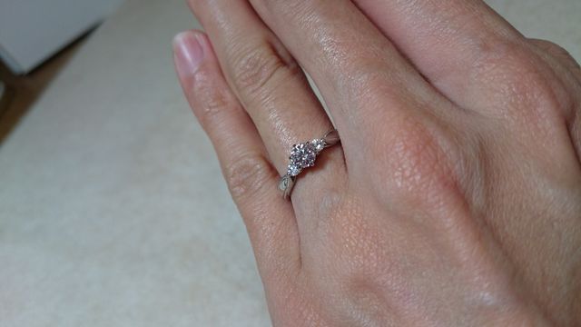 ミル打ちが入った指輪