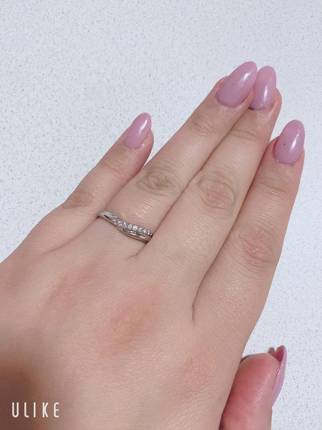 この指輪はウェーブタイプのものです。
