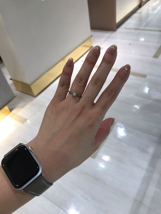 普段使いしやすいように高さがなく、華奢に見せたくて細め！