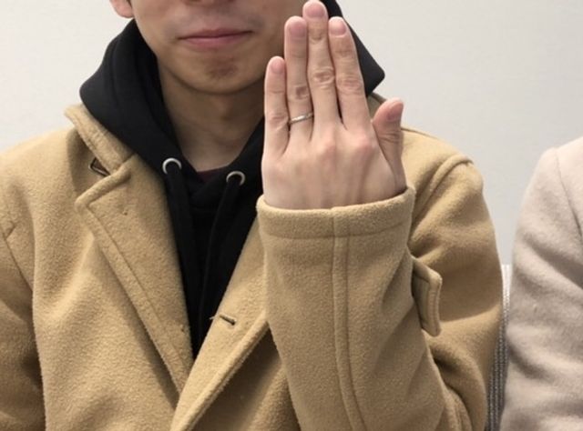 結婚指輪出来上がり日にスタッフの方に写真を撮ってもらいました