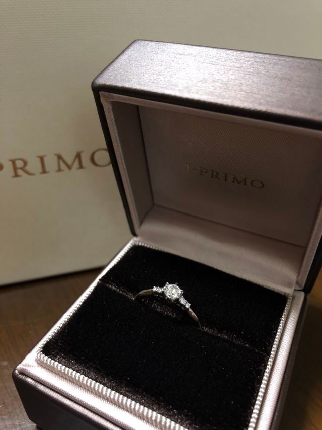 プロポーズの時に渡しました。