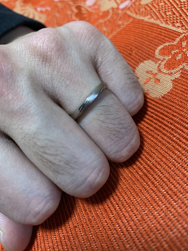 K18のブラックゴールドでアウロアにしています。綺麗。