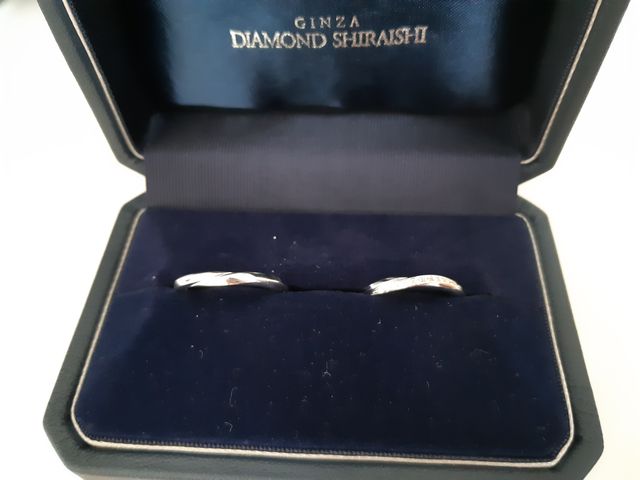 ダイヤモンドもたくさん散りばめられています。