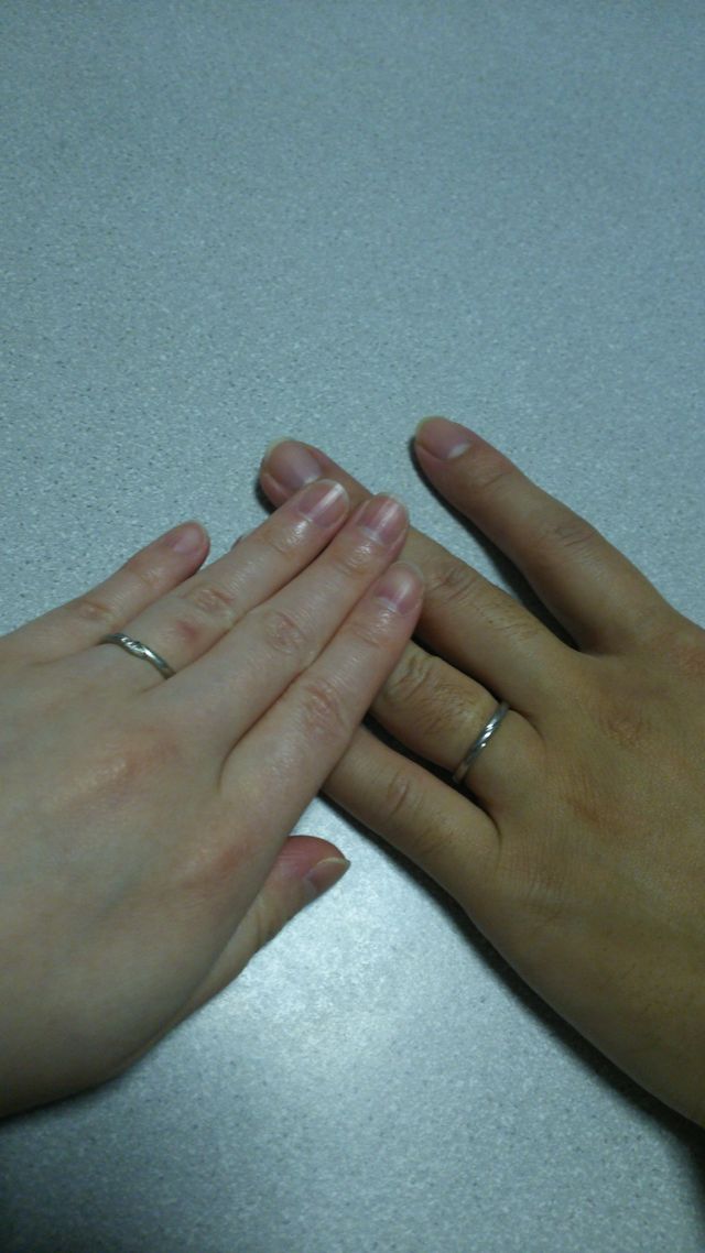 指にはめやすい加工がされているので、つけ心地が良いです。