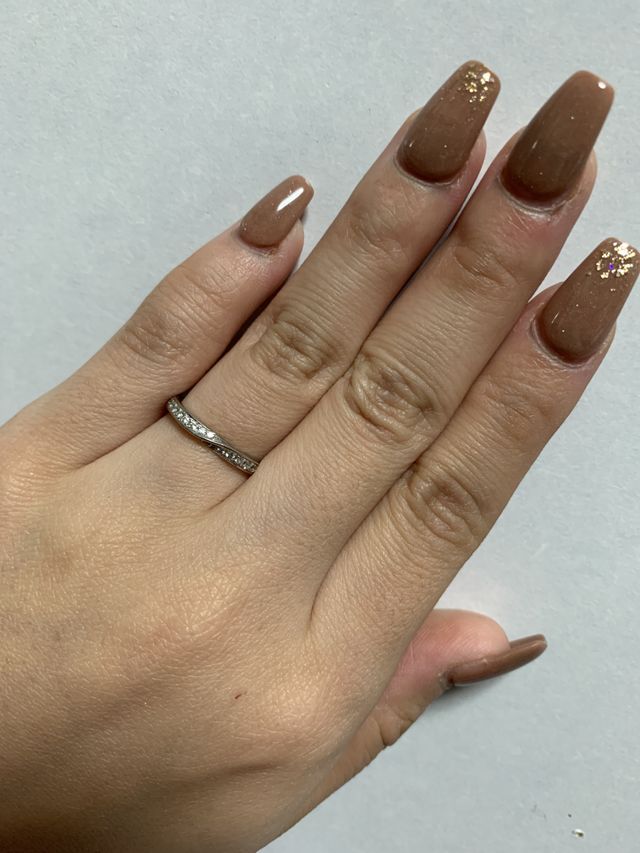 ダイヤモンドがたくさん付いてるのに惹かれて選びました！