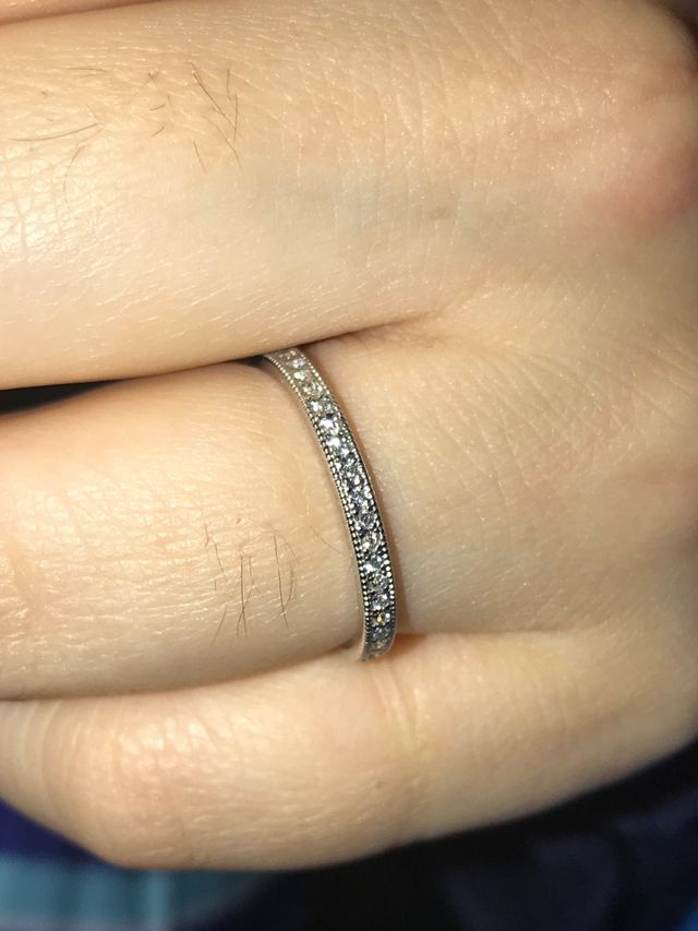 ハーフエタニティリングです。