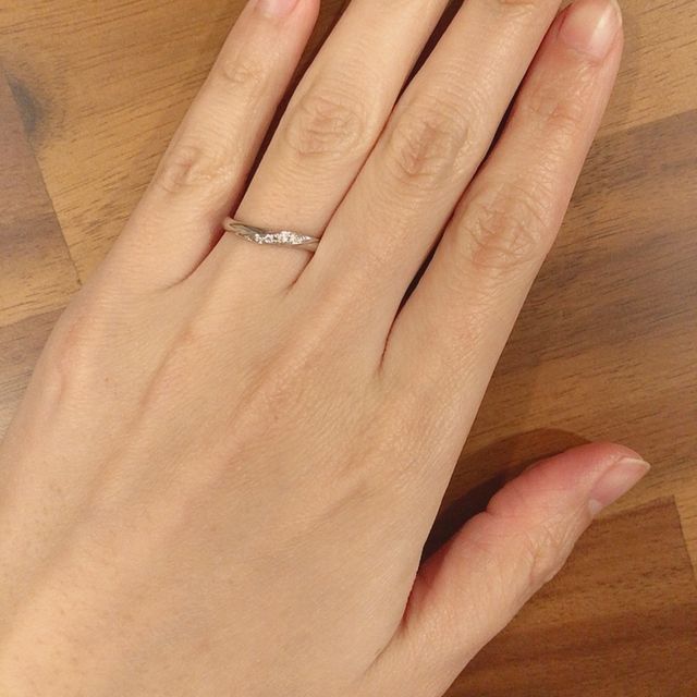 指にフィットする感じが気に入ってます。